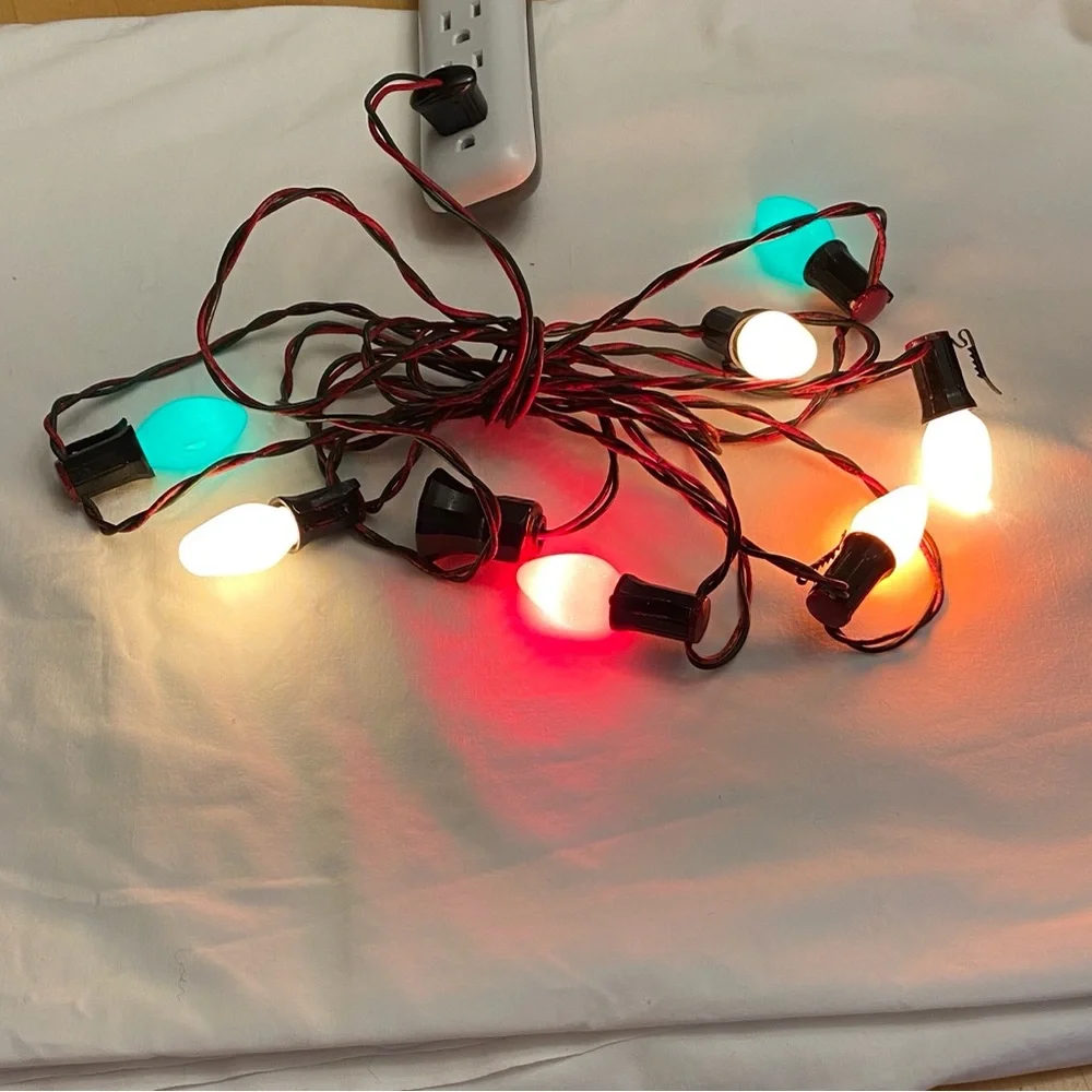 Vintage String of Seven C-7 Christmas Lights by Paramount - works